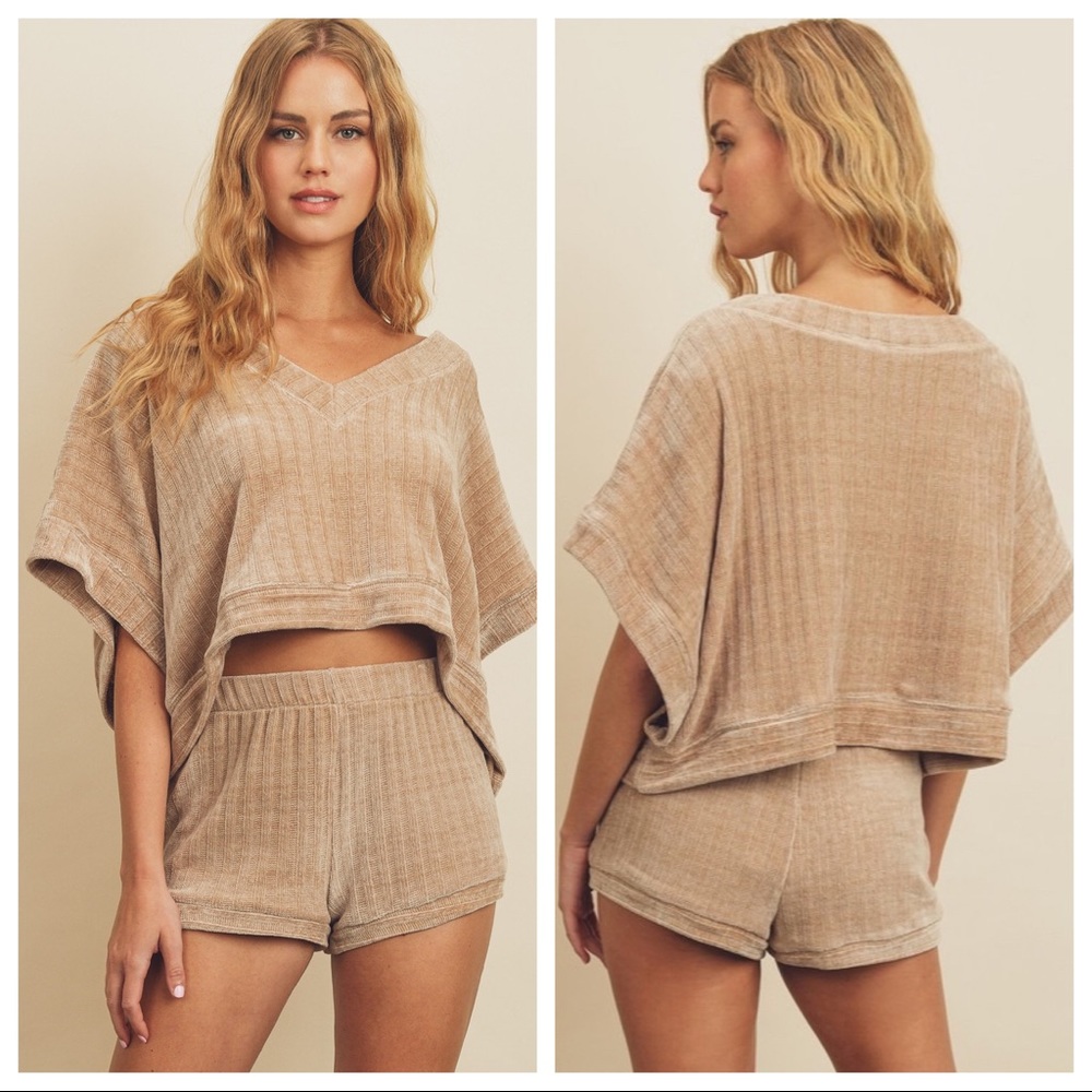 Wayward Chenille Elastic Lounge Shorts